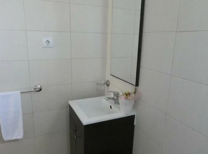 Quintinha Dos Queiroses Farma Vila Boa de Quires